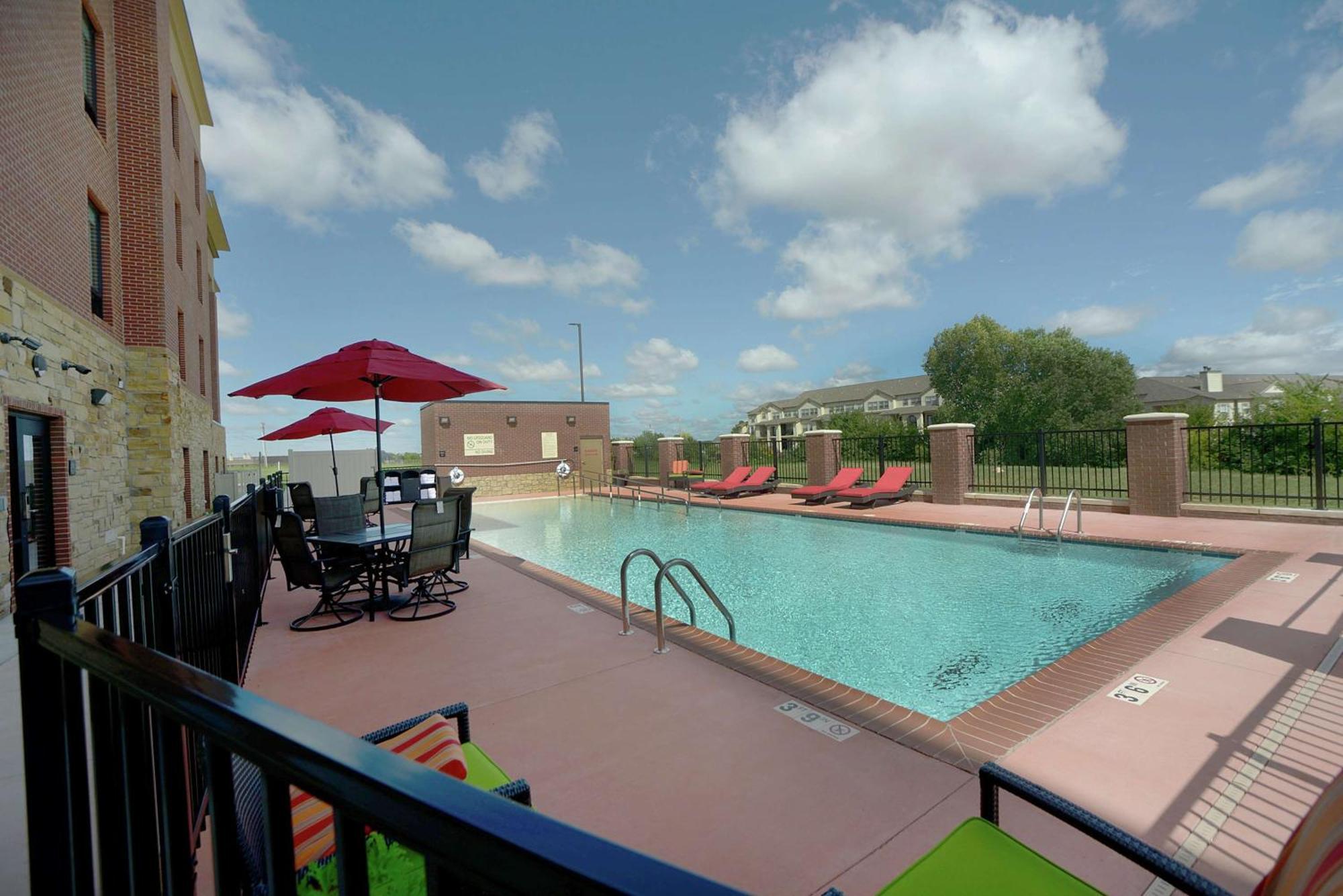 Hotel Hampton & City/quail Springs 3*